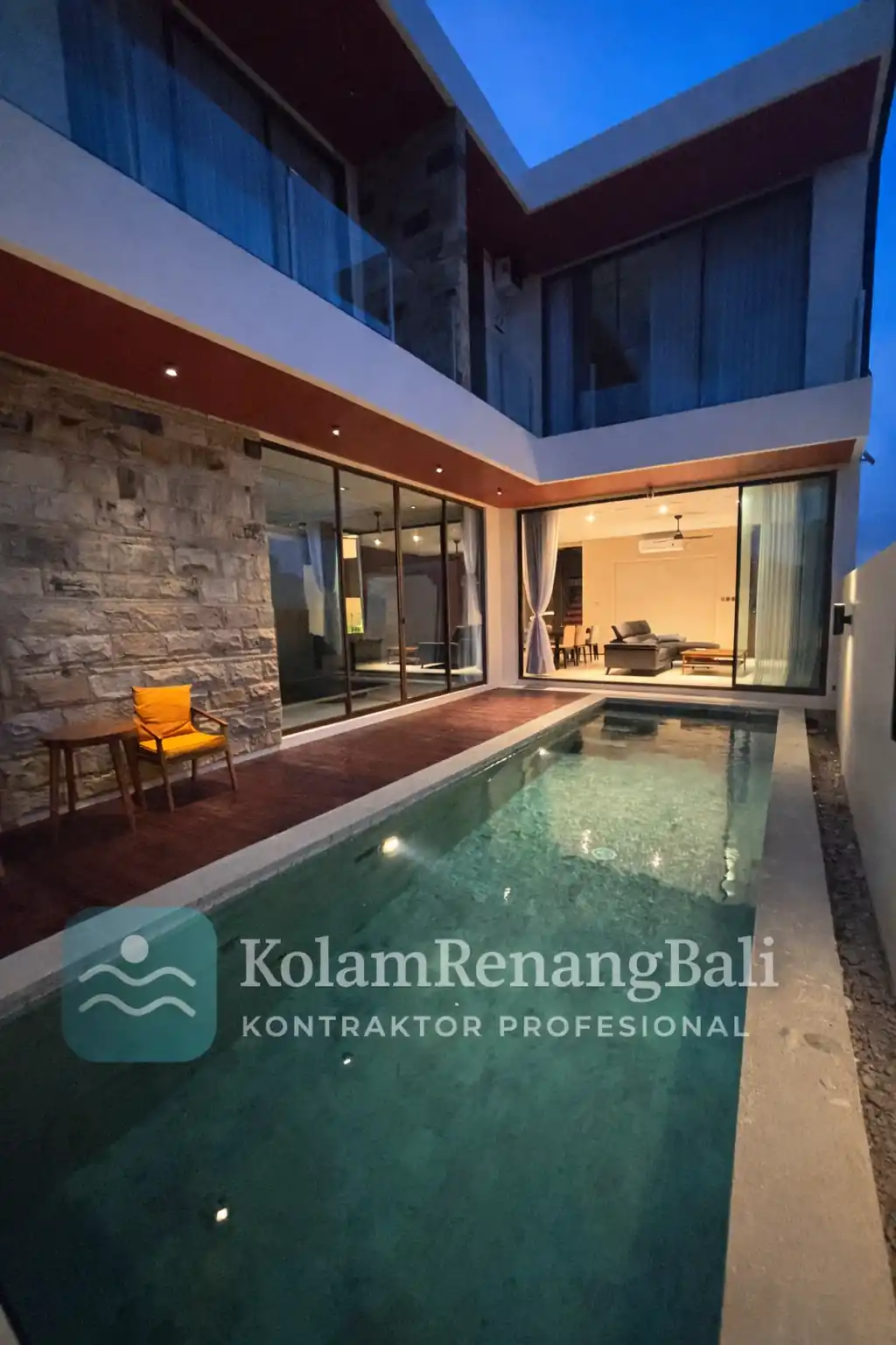 Plunge pool bergaya minimalis di lahan sempit perumahan Kesiman, Denpasar Timur